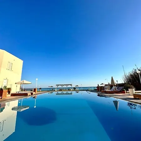 Nautica Aparthotel 3*